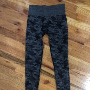 Gym shark size S camo leggings blk